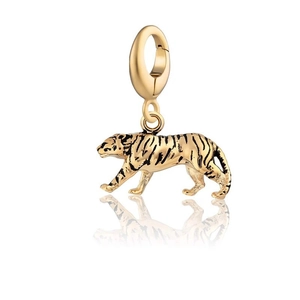 Detail van de 18K vergulde dierenriem tijger hanger met zwart emaille en een karabijnsluiting