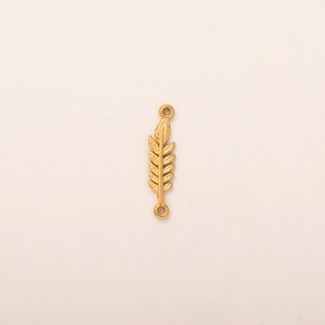 Detail of 18K gold-plated wheat ear charm connector with matte finish for jewelry DIY