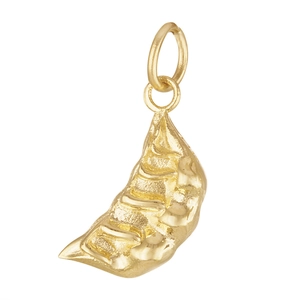 Vue détaillée du pendentif doré 18 carats en forme de ravioli avec texture réaliste