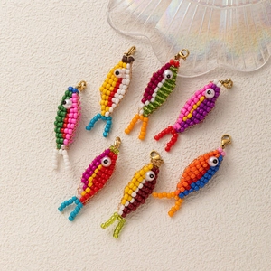 Porte-clés Poisson Fait Main Perles Acier Inoxydable Perle Artificielle Charme Sac Animal Coloré pour Femme Bijoux Quotidien