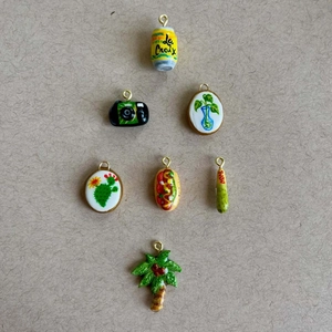 Pendentifs en cuivre série alimentaire créative avec pizza, donuts et boissons pour bijoux