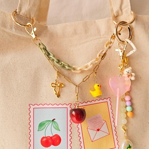 DIY Alloy Resin Bead Bag Charm Keychain For Women 18K Gold Plated Heart Strawberry Bee Fruit Pendant Bag Accessories
