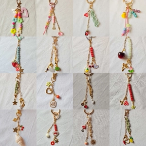 Fashion 18K Gold Plated Copper Bag Charm Keychain With Colorful Beads Flower Heart Bee Cherry Mushroom DIY Pendant For Women
