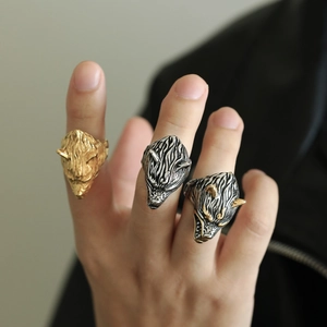 Vintage Viking wolf head rings in gold and silver finish for a bold punk style