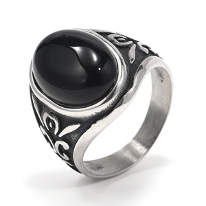 Anello punk vintage da uomo con onice nera e incisioni in argento invecchiato