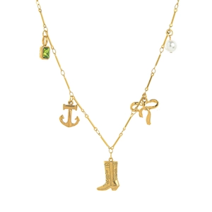 Vintage-Goldkette mit Ankeranhänger, Zirkonia-Elementen und weißer Perle auf weißem Grund