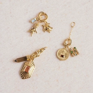 Χρυσά μενταγιόν κολιέ DIY με vintage χελώνα, αρχικό Μ και πολύτιμους λίθους