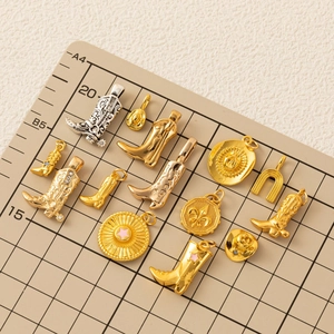 Set de dijes de botas y sombreros de vaquero 3D con circonitas oro y plata