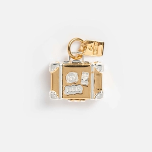 Pendentif valise vintage bicolore avec gravures New York et Paris pour accessoires