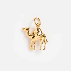 Pendentif chameau doré poli pour bijoux avec une finition métallique brillante