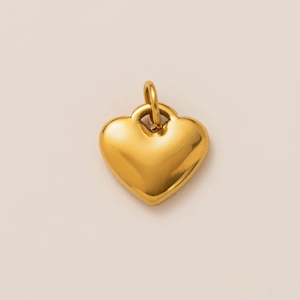 Polished 18K gold plated heart pendant necklace made of premium stainless steel