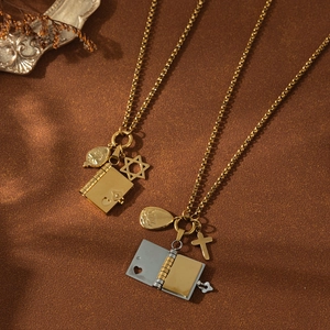 Collana con Pendente in Acciaio Inossidabile Placcato Oro 18K Vintage per Donna Uomo Libro Cuore Croce Albero Vita Gioielli