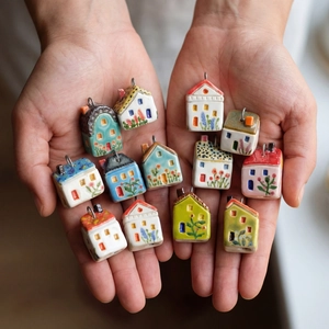 Copper Cute Mini House Pendant Necklace For Women Hand-painted Floral Colorful Tiny Cottage DIY Jewelry Accessory Gift