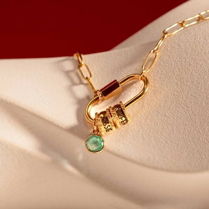 Gepersonaliseerde Roestvrij Staal 18K Verguld Karabijn Ketting Met 12 Maanden Zirkonia Geboortesteen Hanger Voor Dames Heren