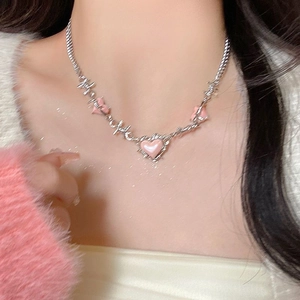 Y2K Sweet Cool Barbed Wire Heart Necklace Bracelet Set Pink Heart Zinc Alloy Electroplated Thorn Chain For Women Edgy Jewelry