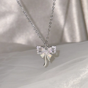 Élégant Collier Pendentif Papillon Coloré Alliage Argent Avec Boucles d'Oreilles Nœud Strass Bijoux Pour Femmes Mode Cadeau