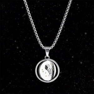Zinc Alloy Rotating Astronaut Pendant Necklace Hip Hop Style Outer Space Theme Star Accessories Unisex Jewelry Long Chain Necklaces