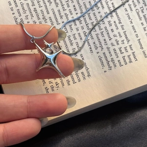 Collier pendentif étoile argenté Y2K avec chaîne serpent élégante pour hommes et femmes