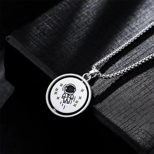 Rotatable astronaut pendant titanium steel necklace with a classic box chain