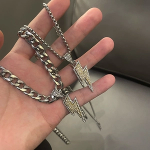 Hip Hop Lightning Bolt Pendant Necklace Stainless Steel Alloy Rhinestone Pave Iced Out Cuban Chain For Men Women Streetwear Fashion Jewelry