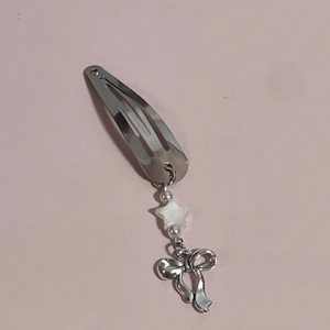 Fermaglio per capelli BB in metallo argento con stella e fiocco stile Y2K