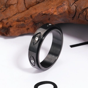 Bague rotative en acier inoxydable avec motif œil de démon et pierres de zircone