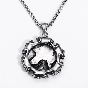 Collier pendentif crâne et engrenage steampunk en argent vieilli avec chaîne industrielle