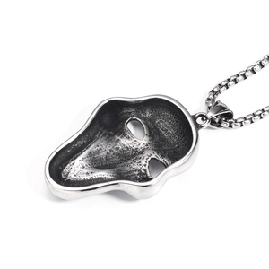 Pendentif Ghostface gothique en acier titane brossé avec collier à chaîne vintage