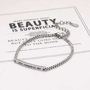 Poliertes Silber-Edelstahl-Box-Armband mit You Complete Me Gravur für Damen