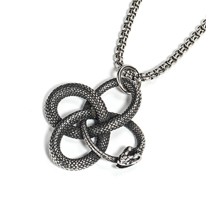 Pendente serpente ouroboros vintage in acciaio inossidabile con scaglie e catena argento