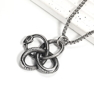 Collana con pendente a serpente ouroboros vintage in acciaio inossidabile con scaglie fini
