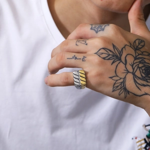 Punk Ring aus Titanstahl mit gedrehtem Gold- und Silberketten-Design für Herren