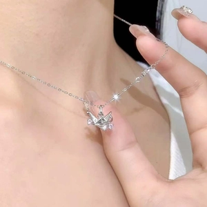 Stereo origami papieren kraanvogel ketting voor dames met roze zirkoon op zilver