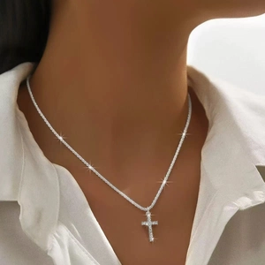 Minimalistische Legering Strass Kruis Hart Hanger Halsketting Dames Meerlaagse Ketting Sleutelbeen Sieraden