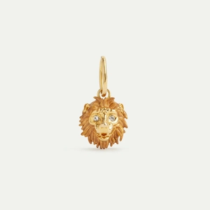 Detailed view of an 18K gold-plated lion head pendant with sparkling zircon eyes