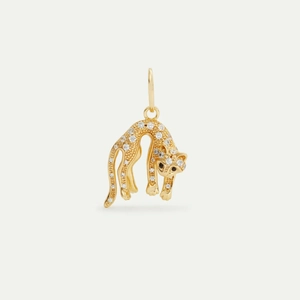 Detailed view of leopard pendant with 18K gold plating and sparkling zircon stones