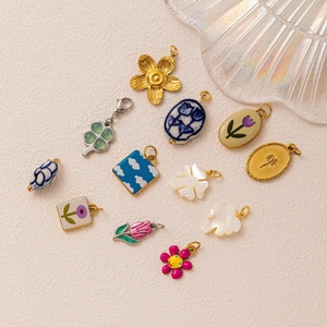 Collana con Pendente a Forma di Fiore Quadrifoglio Palma in Acciaio Inossidabile per Donna Accessori Gioielli Fai da Te Retro Sweet