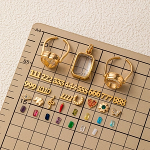 Kit de joyería DIY con anillos de corazón dorados, dijes numéricos y circonitas de color