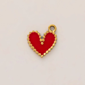 Dettaglio ciondolo a cuore in smalto rosso con bordo perlato placcato oro 18K per fai da te