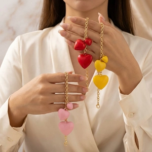 Trendy Heart Shaped Copper Keychain Resin Artificial Pearl Bag Charm Electroplated Metal Pendant For Women Daily Accessories