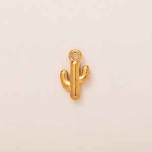 Detalle del colgante de cactus dorado para joyas DIY con acabado pulido