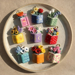 Collana con Ciondolo a Libro con Fiori in Miniatura Artistica in Lega con Ciondolo a Libro Floreale 3D per Donna Ragazza Gioielli