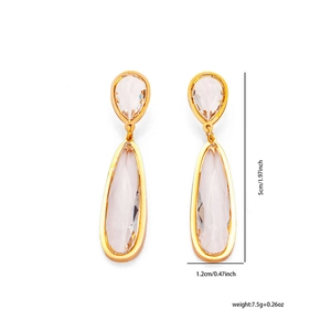 Detalle de los pendientes de gota dorados con colgantes de cristal y dimensiones