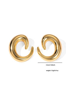 Detailed view of chunky 18K gold plated titanium steel hoop earrings with size dimensions