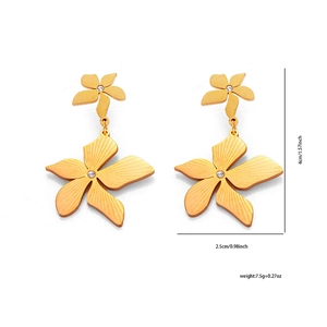 Detailed size view of gold flower earrings with white rhinestones and dimensions