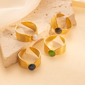 Anillos ajustables de acero inoxidable dorado con piedras ojo de gato en cuatro colores
