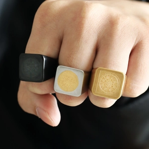 Men's retro stainless steel compass signet ring set in matte black, silver and gold