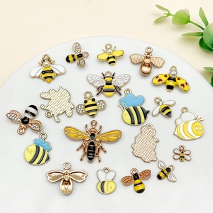 Mix of 20 cartoon bee alloy charms with enamel, pearls and rhinestones for DIY jewelry making