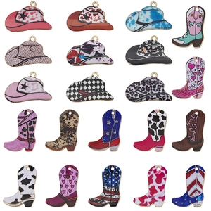 Set de breloques style cowboy avec pendentifs chapeaux et bottes colorés pour bijoux