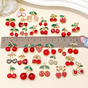 Pendentifs cerise scintillants en émail et strass pour la création de bijoux DIY